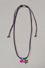 Cargar imagen en el visor de la galería, Collar Stars Fucsia