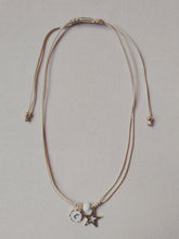 Cargar imagen en el visor de la galería, Collar Stars Blanco