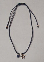Cargar imagen en el visor de la galería, Collar Stars Negro